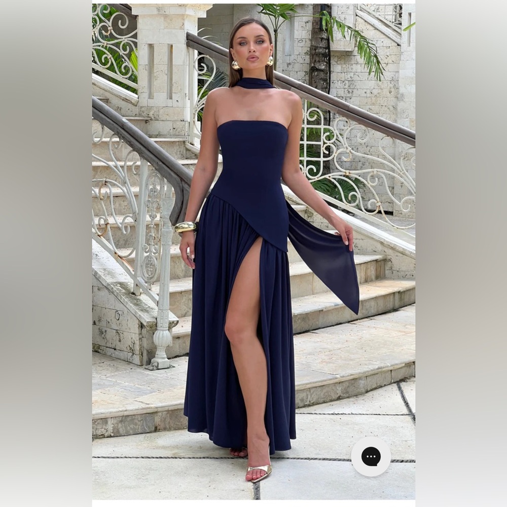 Chic Strapless Navy Evening Dress